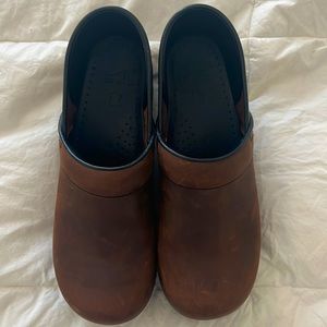 DANSKO CLOGS - Brown Oiled - Size 40